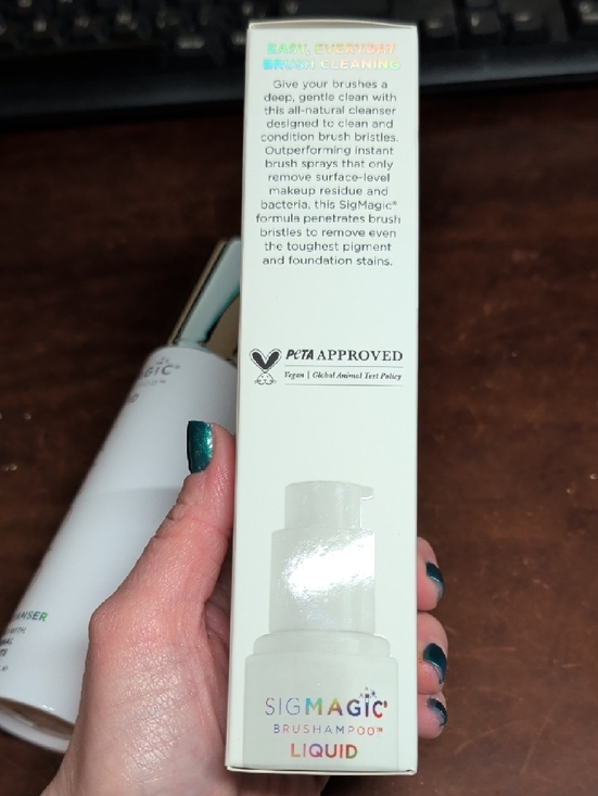 Sigma Beauty SIGMAGIC Brushampoo Liquid 150ml - Picture 4 of 4